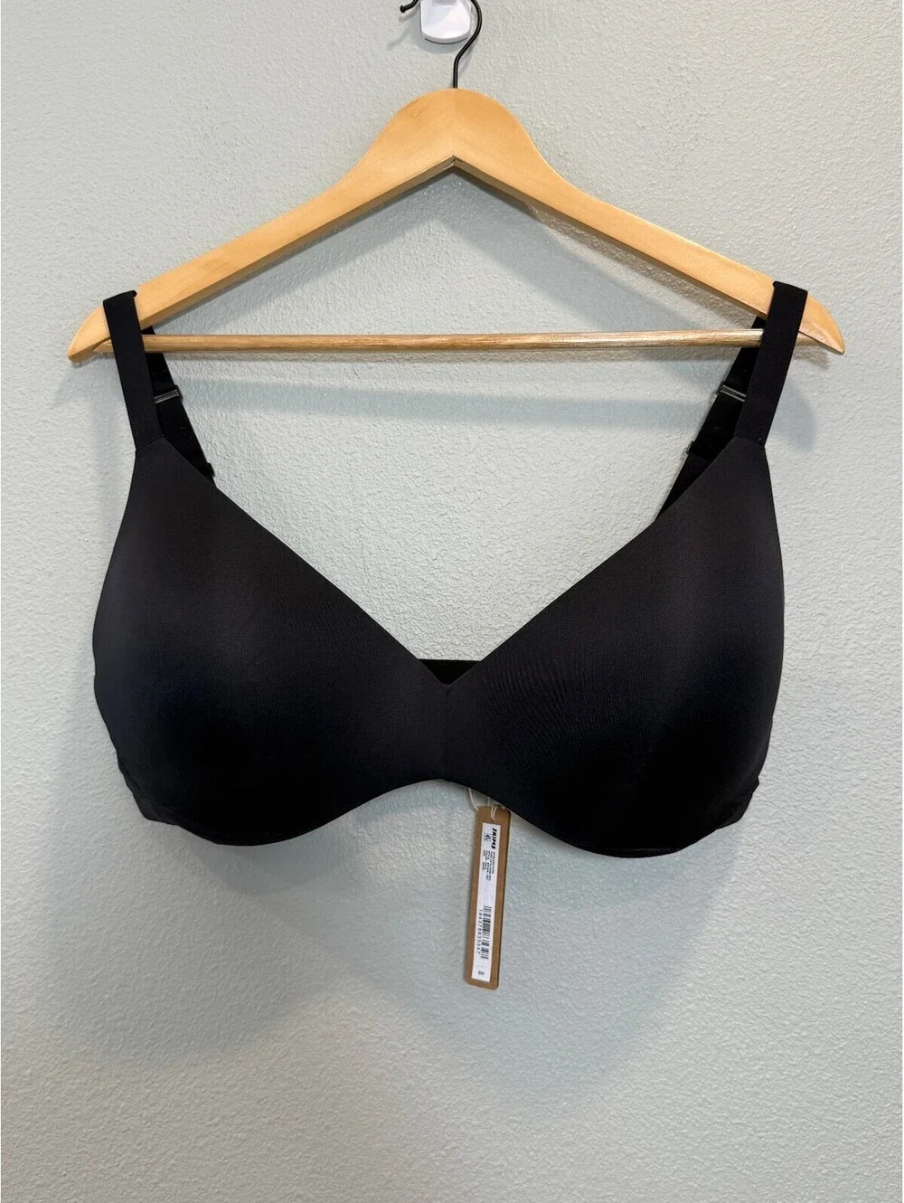 SKIMS Wireless Form Push Up Plunge Bra In The Color Onyx - Women's 38DDD